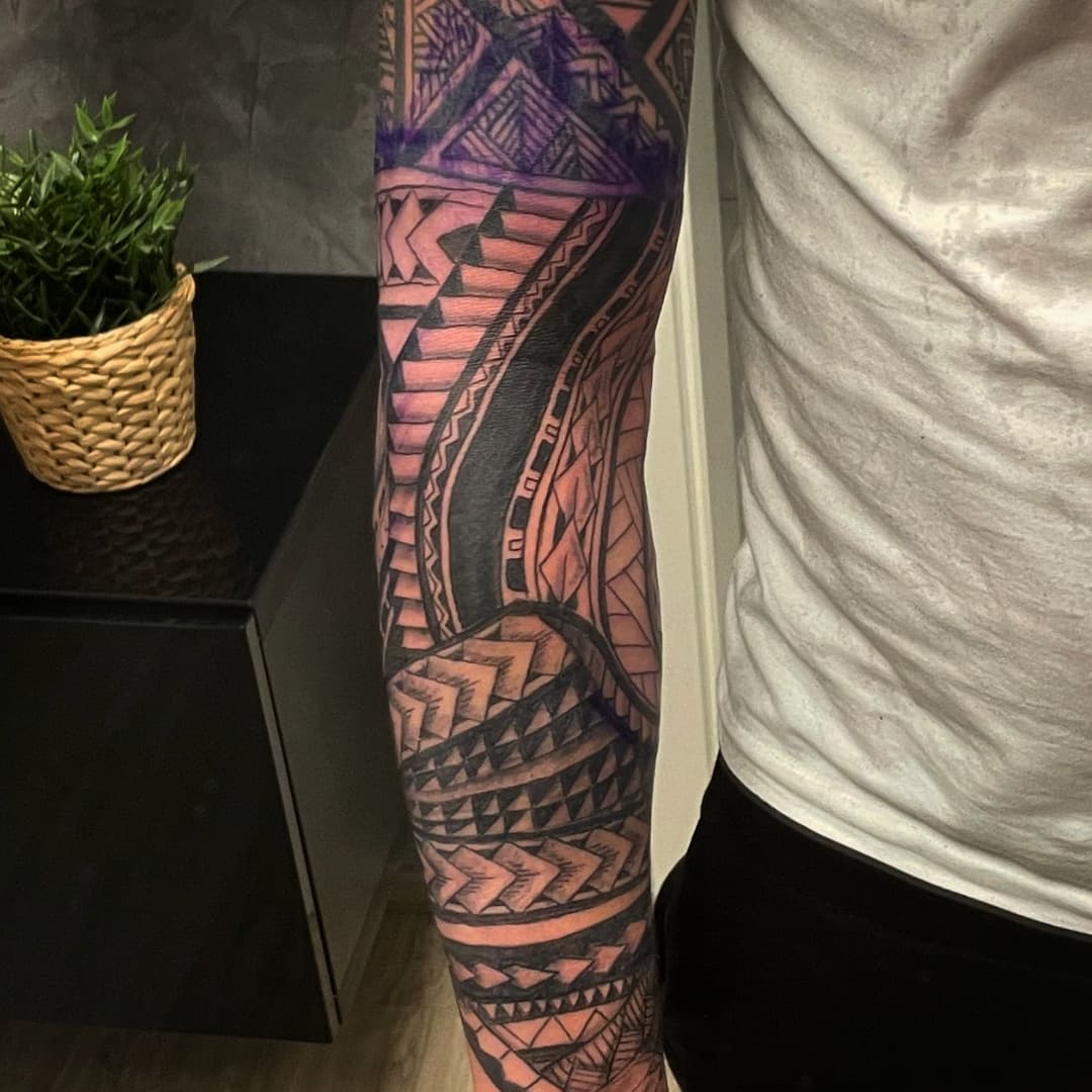 Maori Tattoo Neuss - Arm Mitte Aussen Kensenich